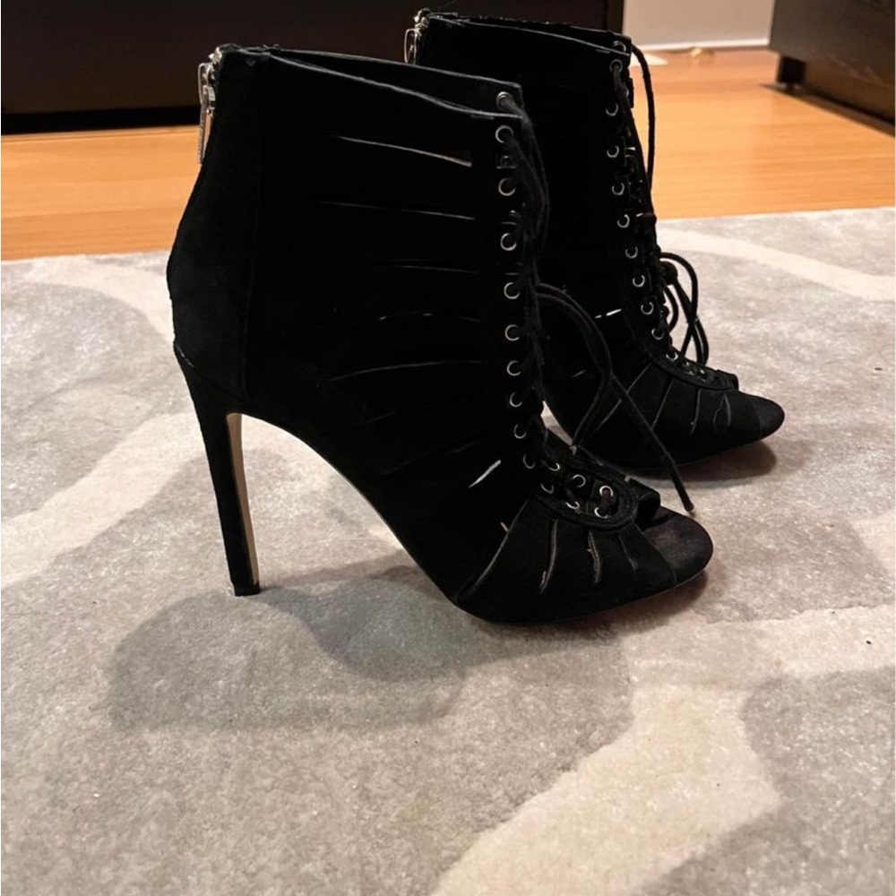 Steve Madden Cyder lace up heels